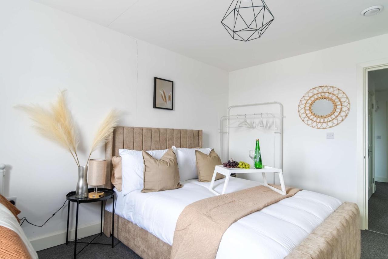Livestay-New Private Apartment Building Minutes From Heathrow Slough Luaran gambar